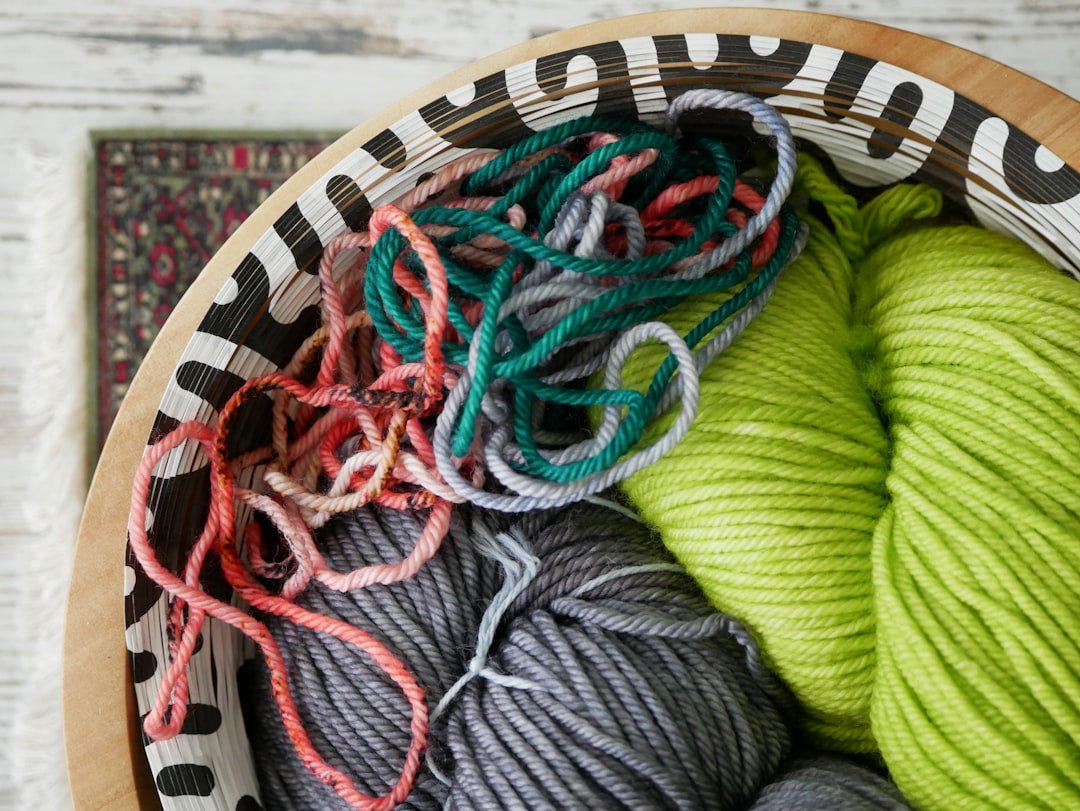 Udržitelné tvoření: Recyklace a upcycling v tvůrčí práci